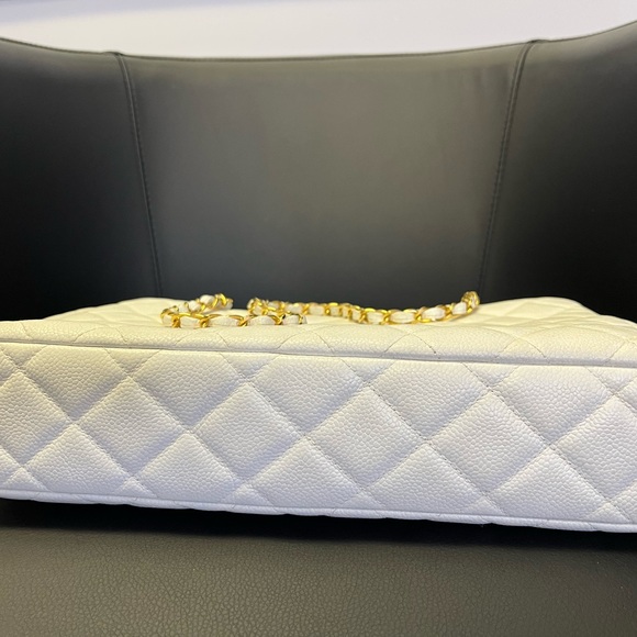 Chanel white caviar tote - Picture 4 of 4